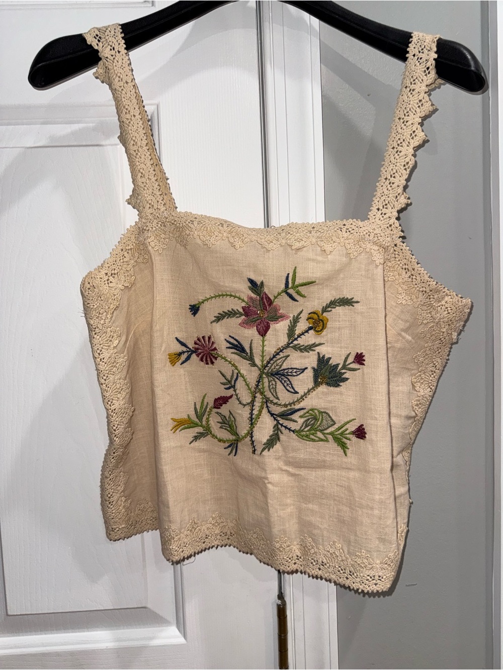 Embroidered Beige Crochet-Trim Floral Camisole - Women - Picture 3 of 6